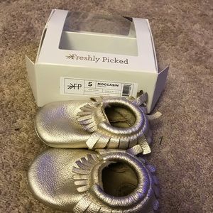 Freshly Picked Moccasins Size 5
